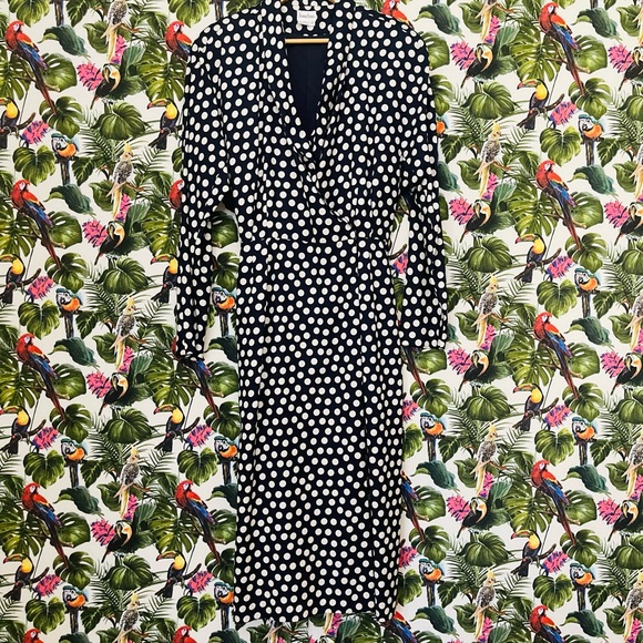 Beautiful Vintage Silk dress by Neiman Marcus. Size M ( vintage size 14) - Picture 12 of 14